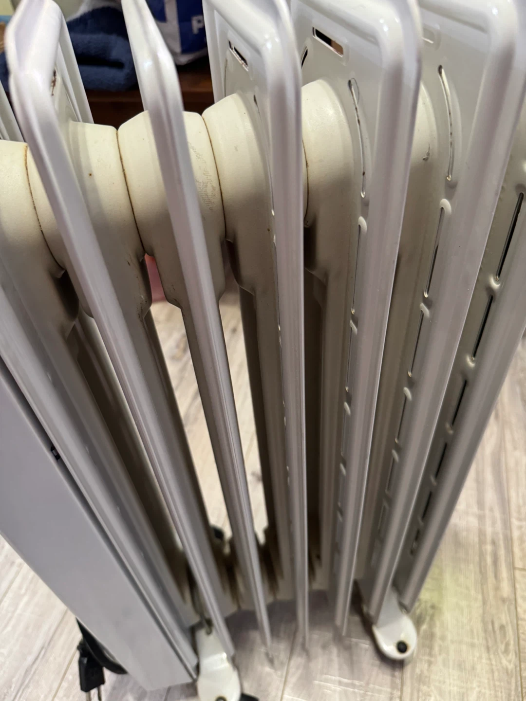 DeLonghi TR6507 Oil-Filled Radiator Heater - photo 3