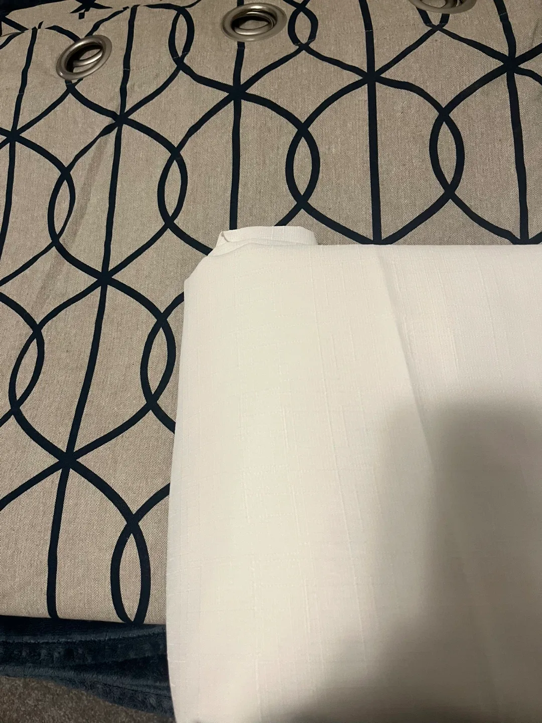 Patterned & White Curtain Set