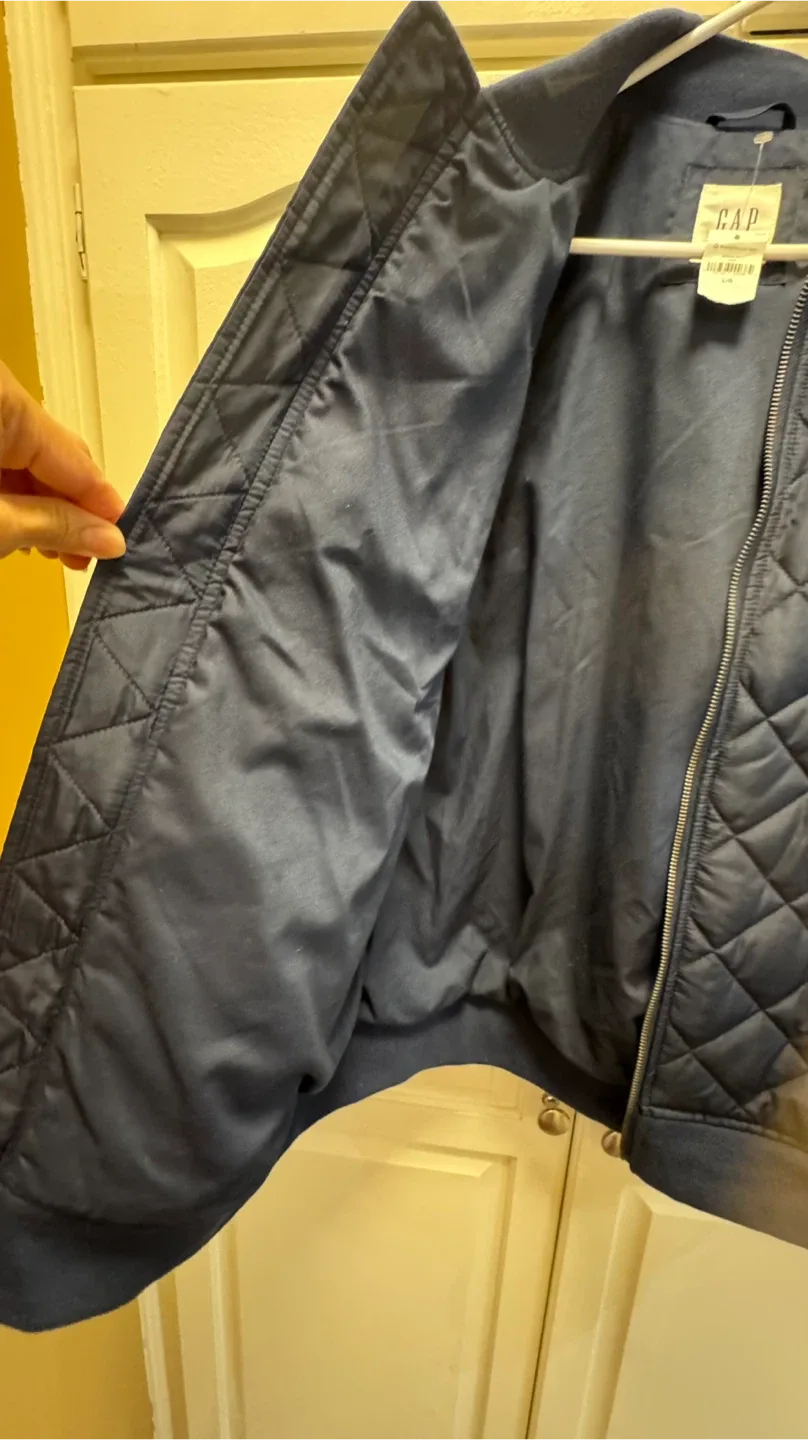 GAP Quilted Bomber Jacket - Size L image indicator(4)