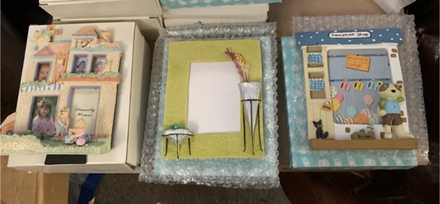 Caselot of photo frames thumbnail