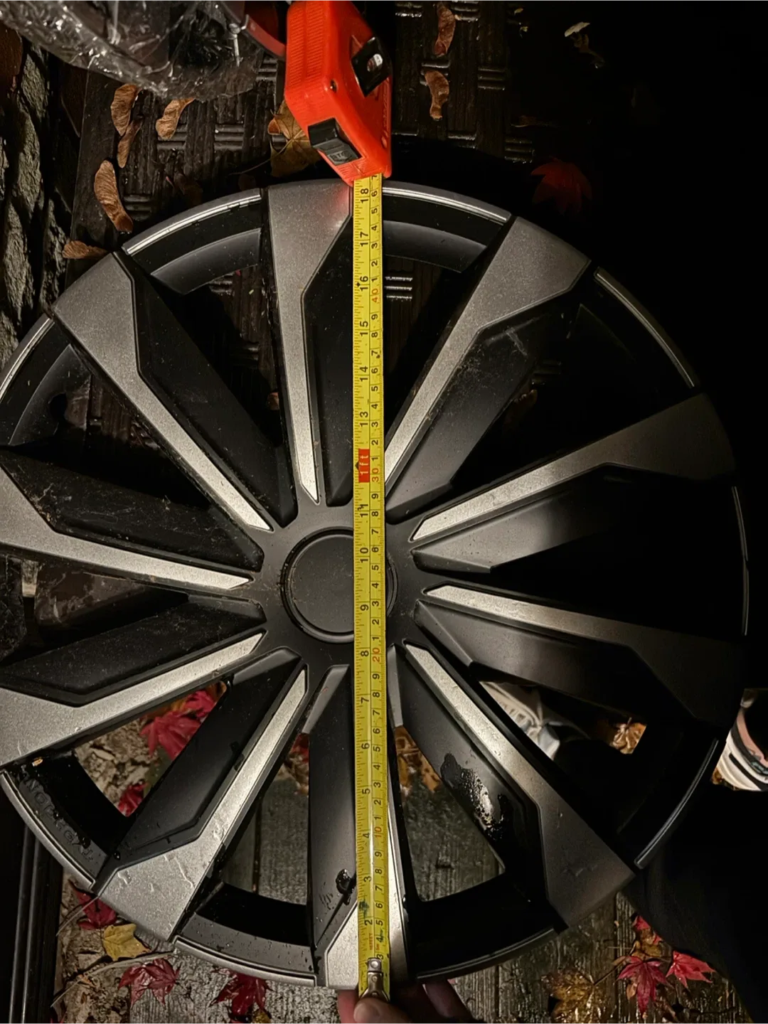 DriveStyle Typhoon 17-in Wheel Covers (4-pk) image indicator(2)