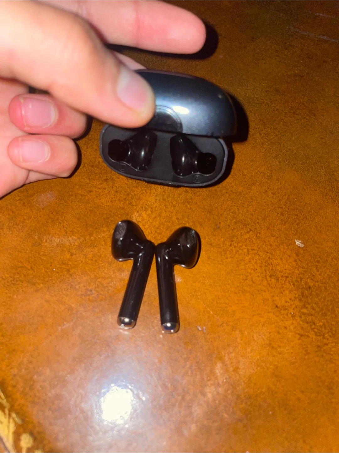 Black Wireless Earbuds image indicator(4)