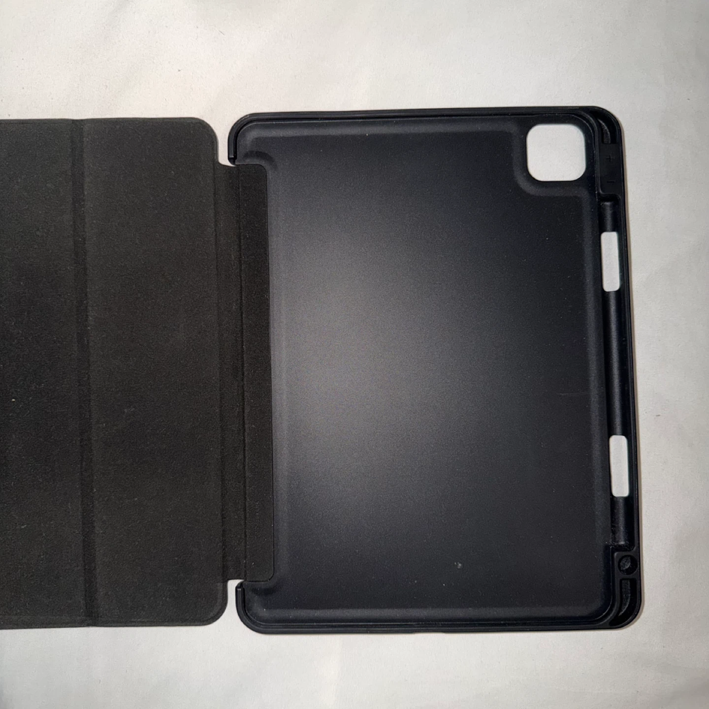 iPad Pro 11 inch Black Magnetic Case - photo 2