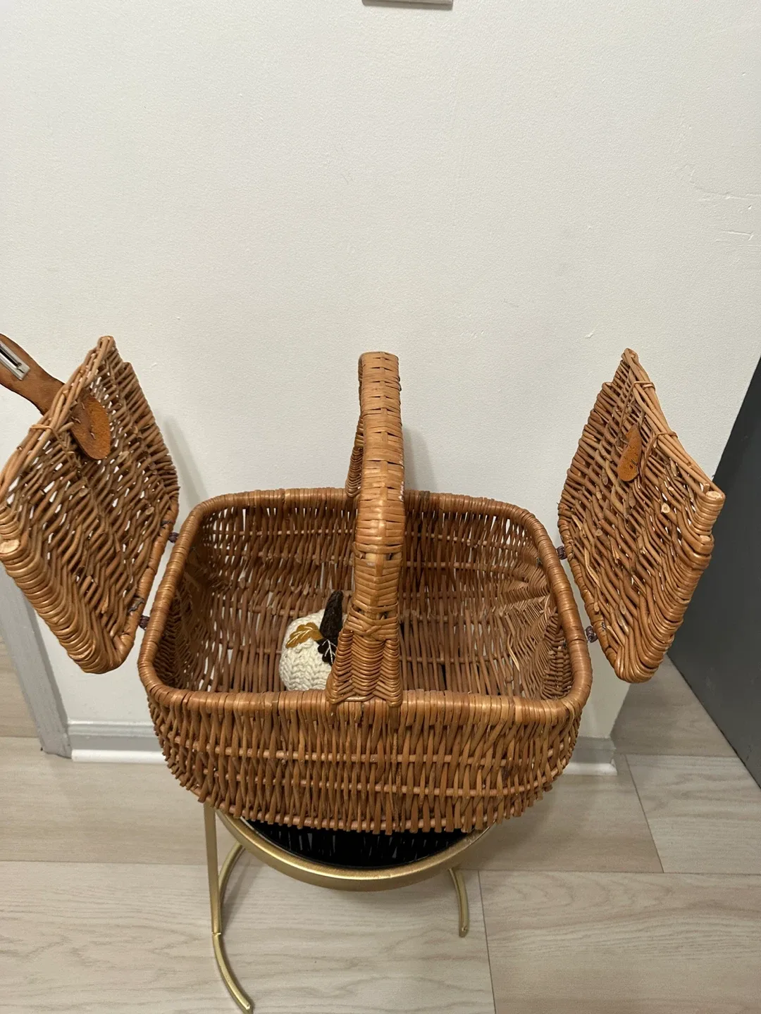 Picnic Basket image indicator(2)