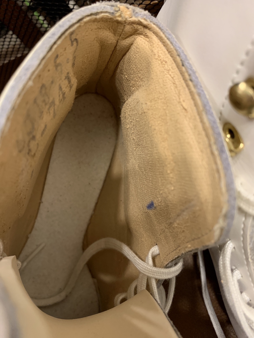 GAM White Figure Skates - Size 5.5 - photo 3