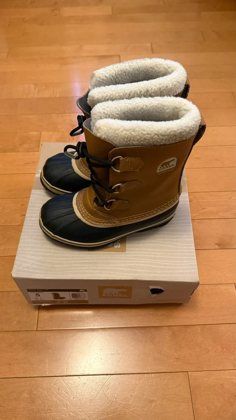 Sorel Yoot Pac TP Youth Winter Boots - Size 5 image indicator(3)