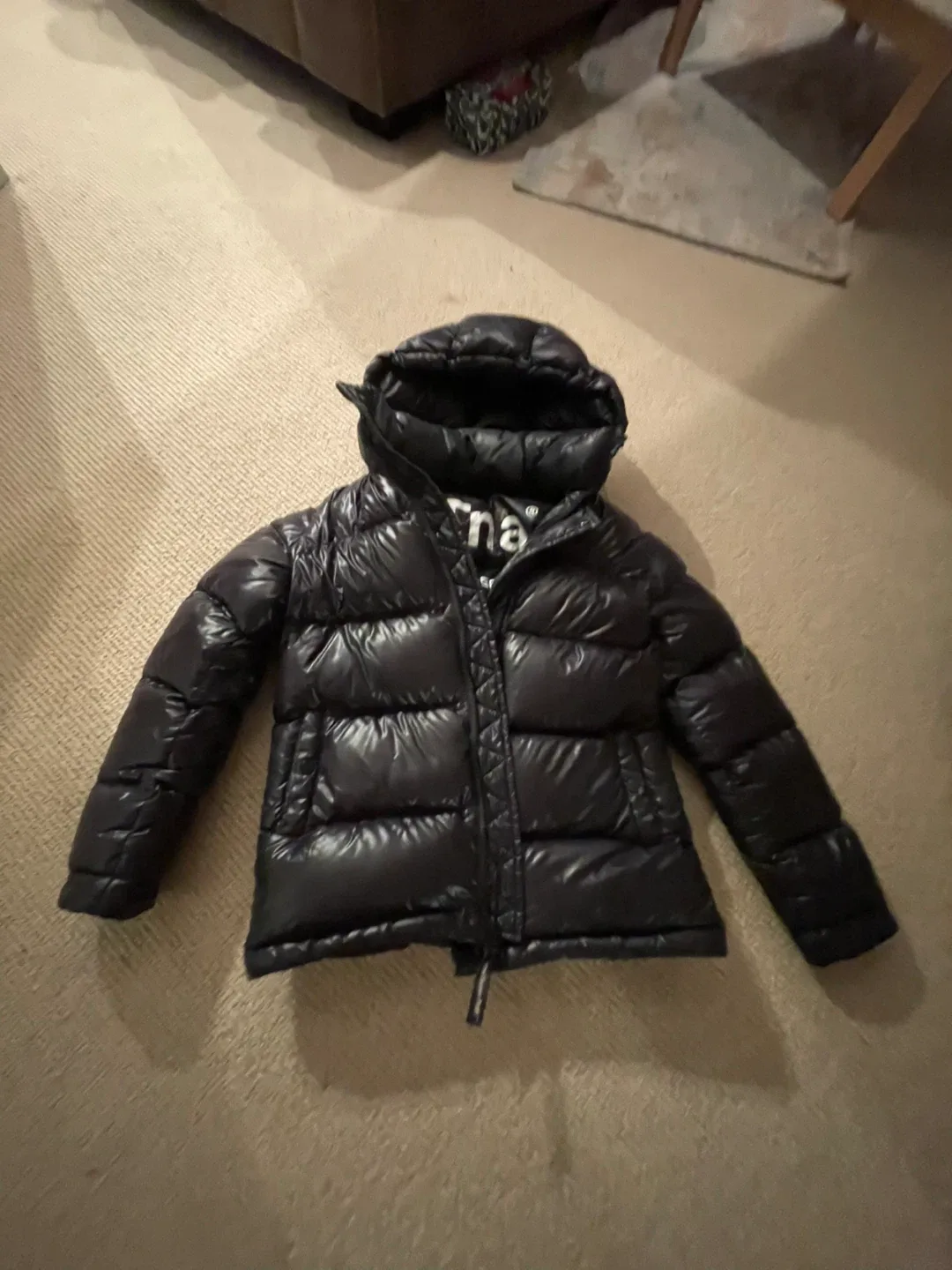 Glossy Black tna aritzia super puff image indicator(6)