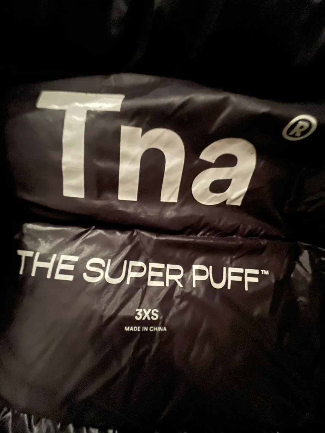 Glossy Black tna aritzia super puff image indicator(4)