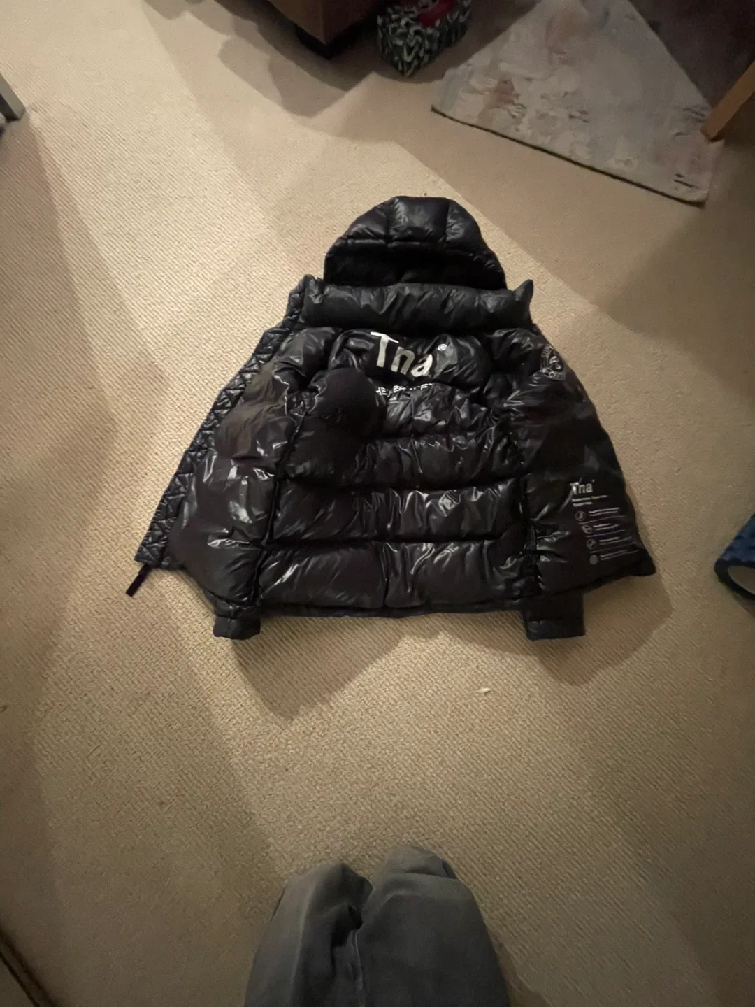 Glossy Black tna aritzia super puff image indicator(2)