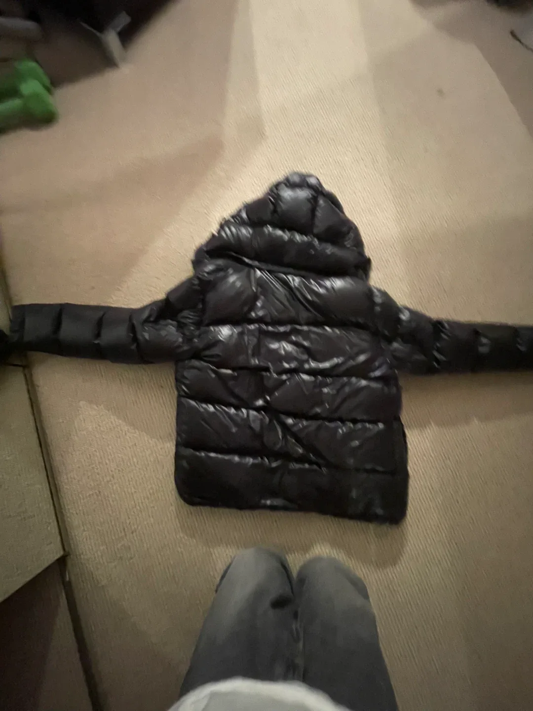 Glossy Black tna aritzia super puff image indicator(7)