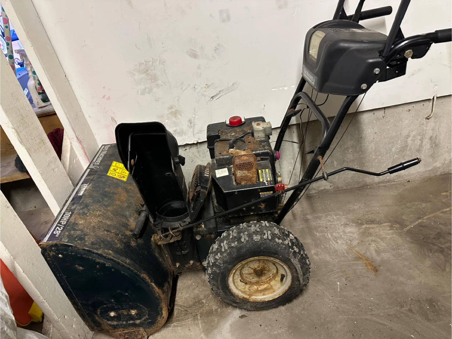 Yard Machines 10HP/28" Snowblower