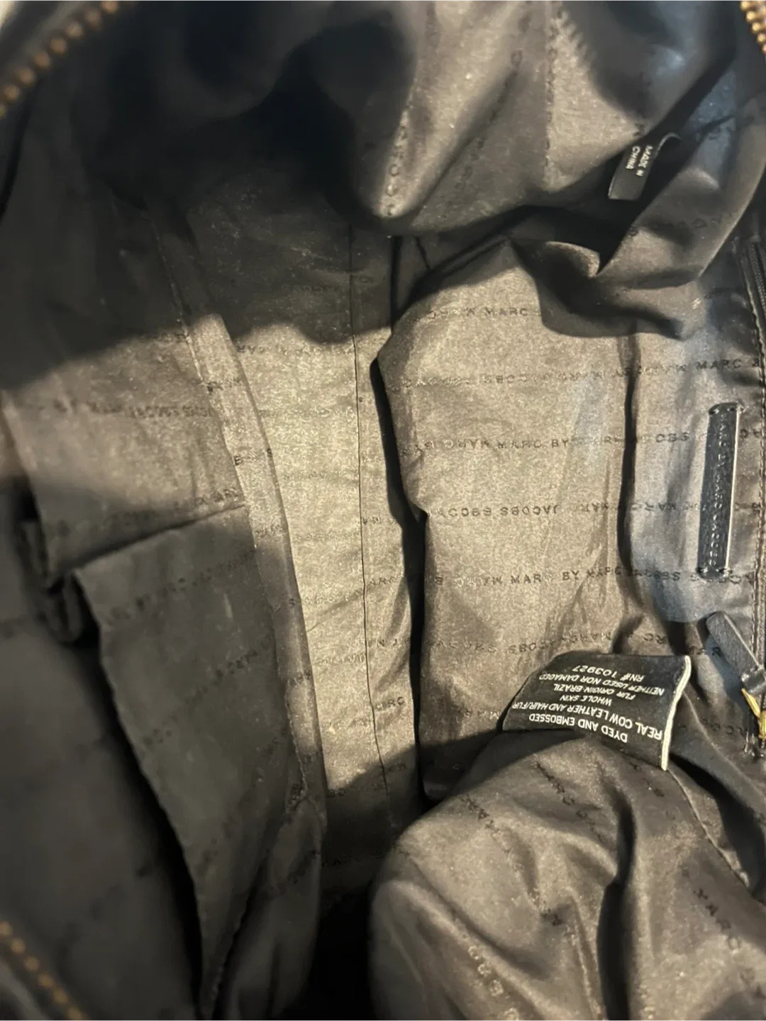 Marc by Marc Jacobs Black Leather Handbag image indicator(2)