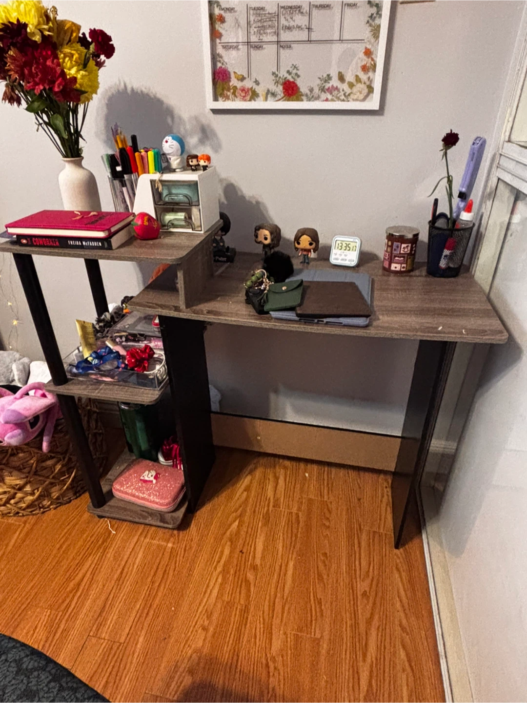 Ergonomic Office Table and Chair - photo 5