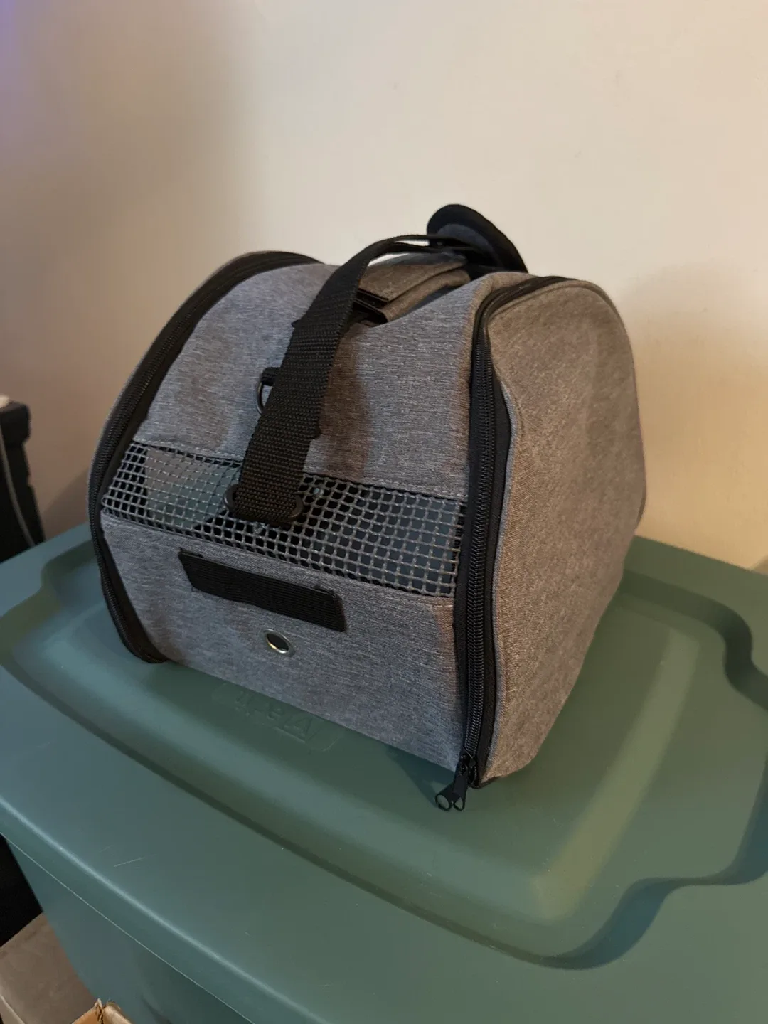 Grey Pet Carrier Bag image indicator(3)