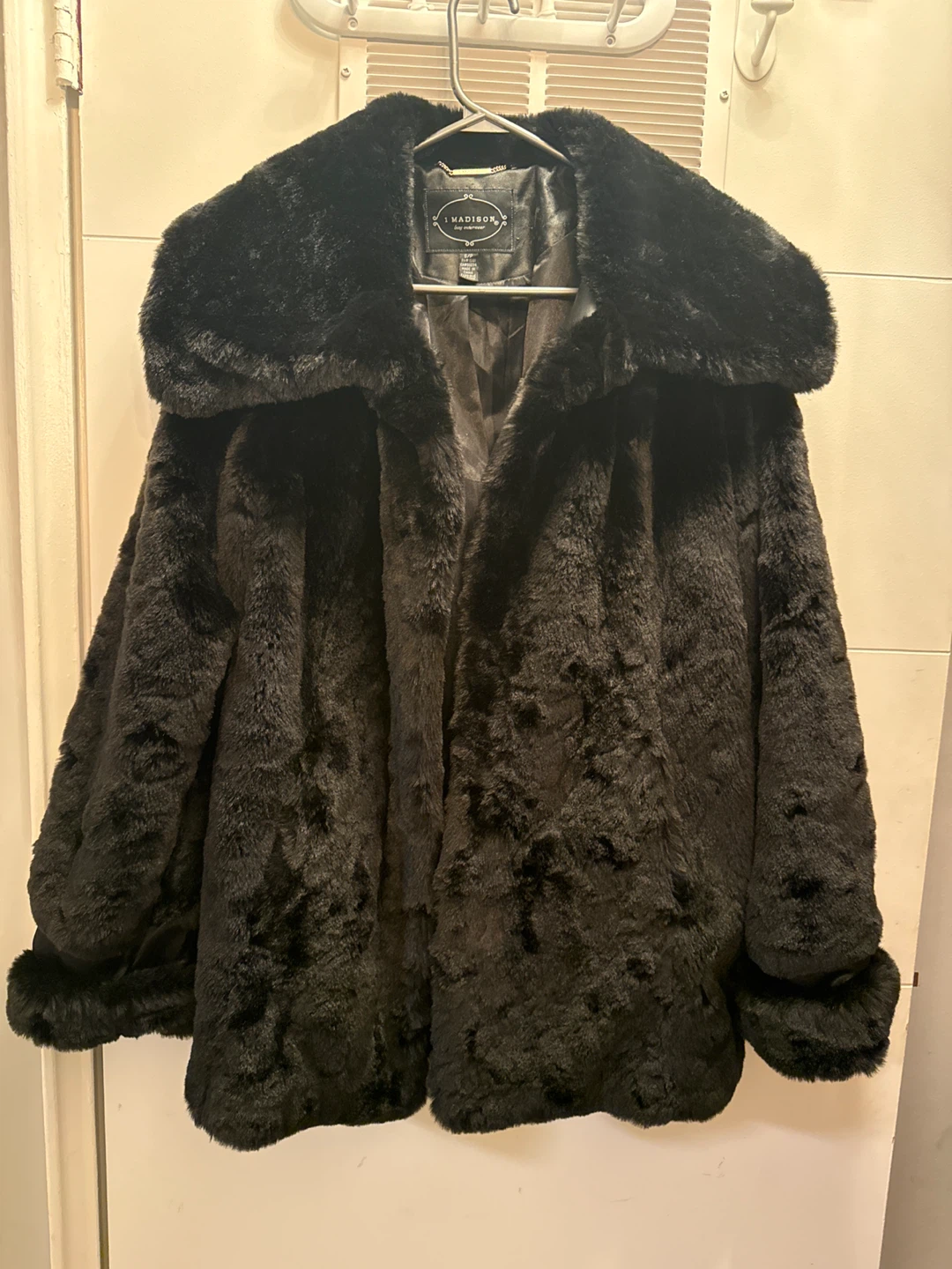 1 Madison Luxe Outerwear Black Faux Fur Coat S/P