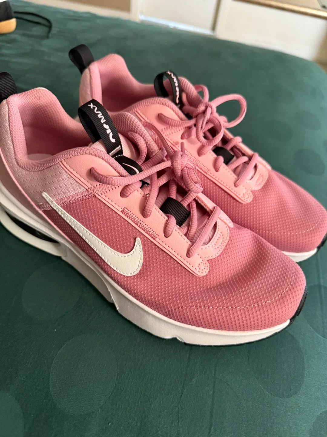 Women Nike Air Max Interlock Lite GS Pink Foam (size 7