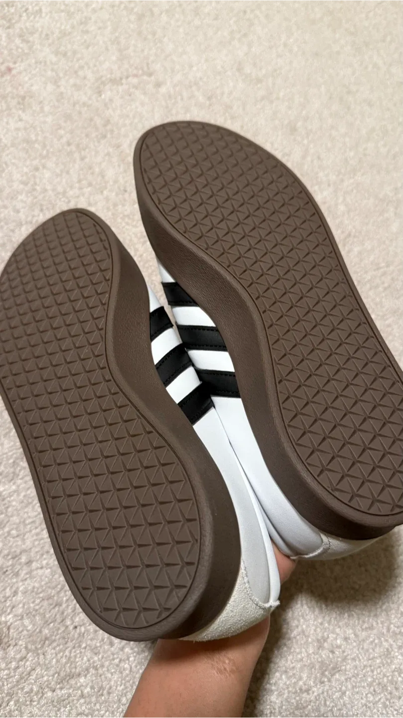 Adidas men’s  VL Court 2.0 White/Black, Size 9 (New) image indicator(4)