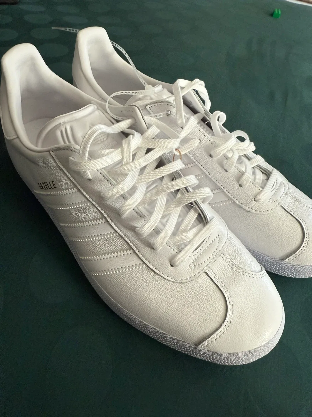 New Adidas Gazelle 'White Gold' - US(M) 11 image indicator(4)