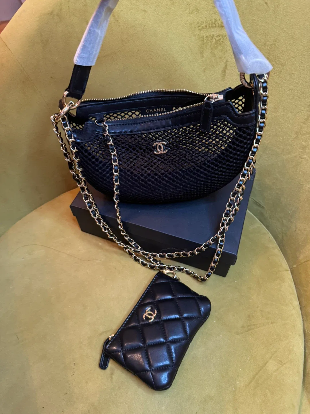 Chanel VIP beauty gift bag image indicator(2)