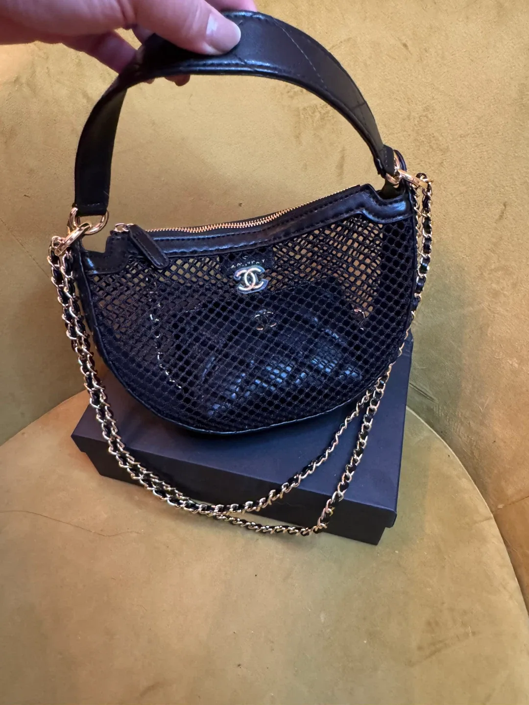 Chanel VIP beauty gift bag image indicator(4)