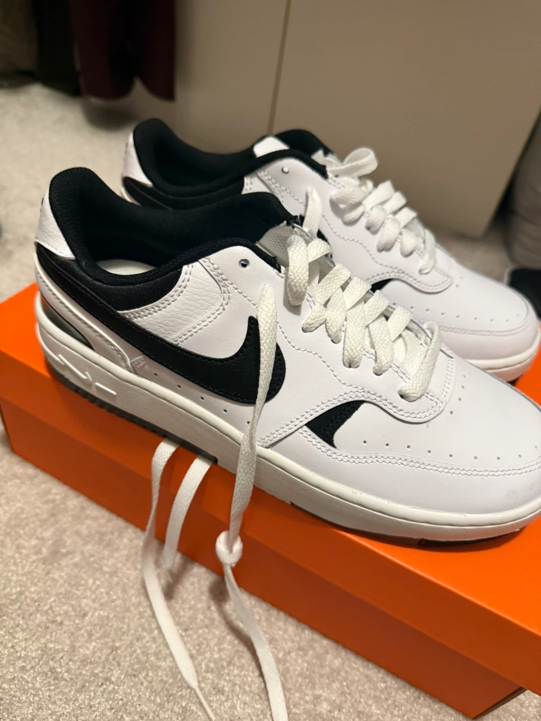 Nike Women's Gamma Force Court Shoe - White/Black - Size 10