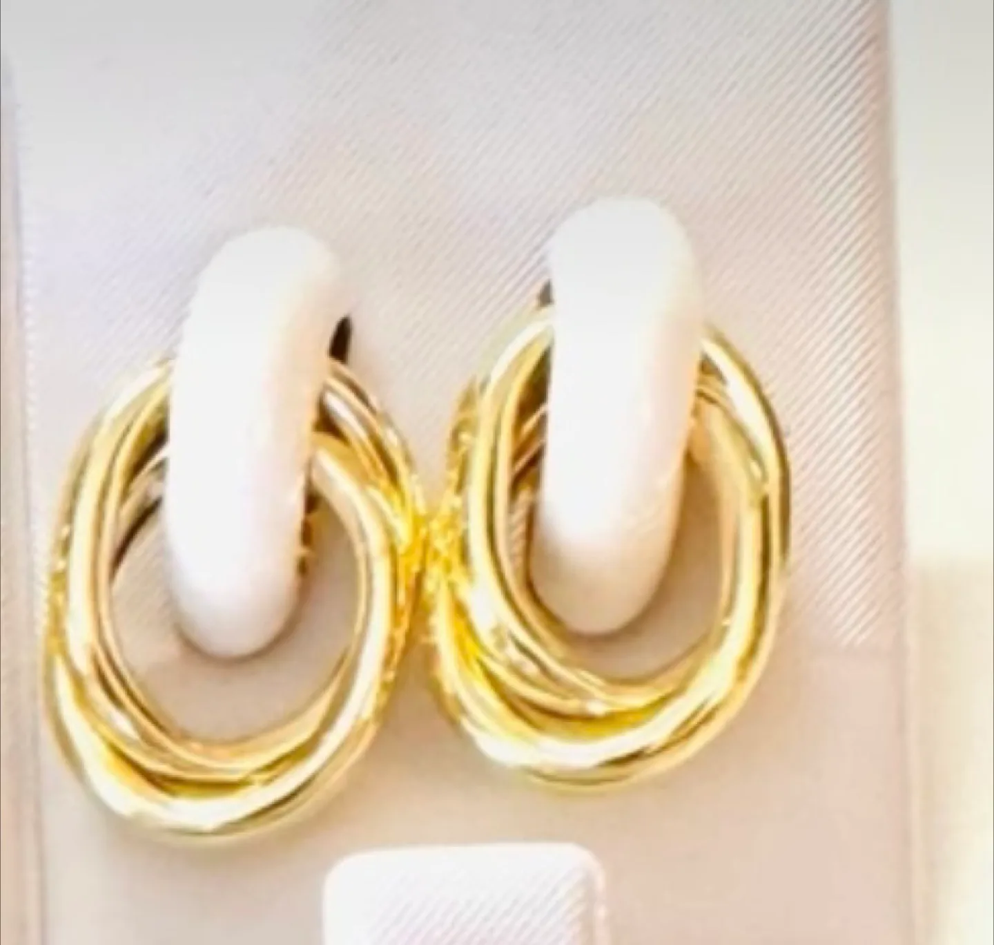 14K Gold Plated Twisted Double Circle Knot earrings image indicator(4)