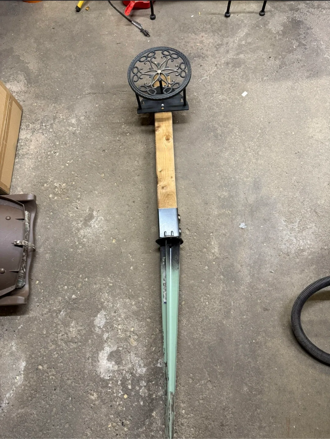 Metal Hose Holder with Spike