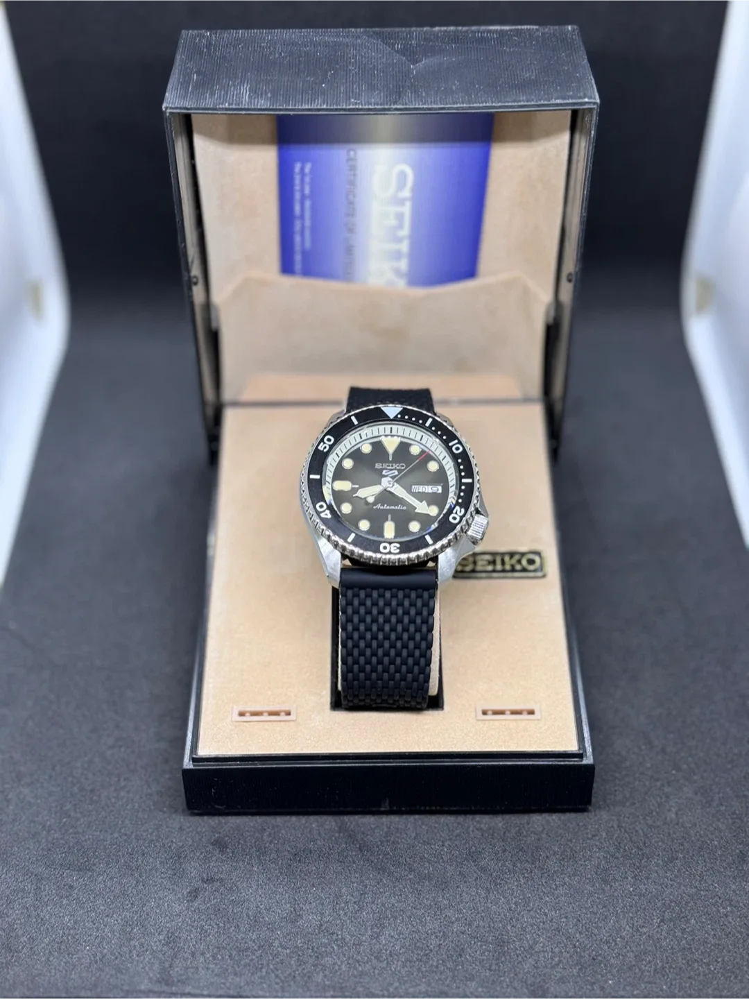 Seiko 5 Automatic Watch - Black SRPD73