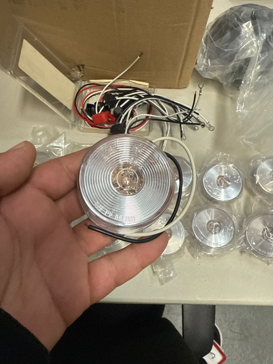 Round Trailer Or Tow Truck Lights - New in Box! image indicator(2)