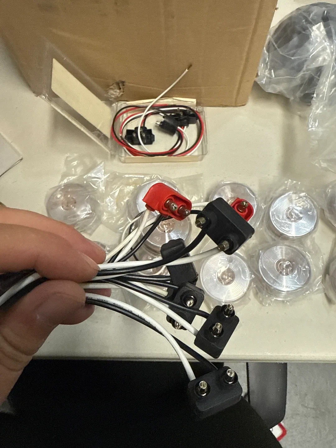 Round Trailer Or Tow Truck Lights - New in Box! image indicator(3)