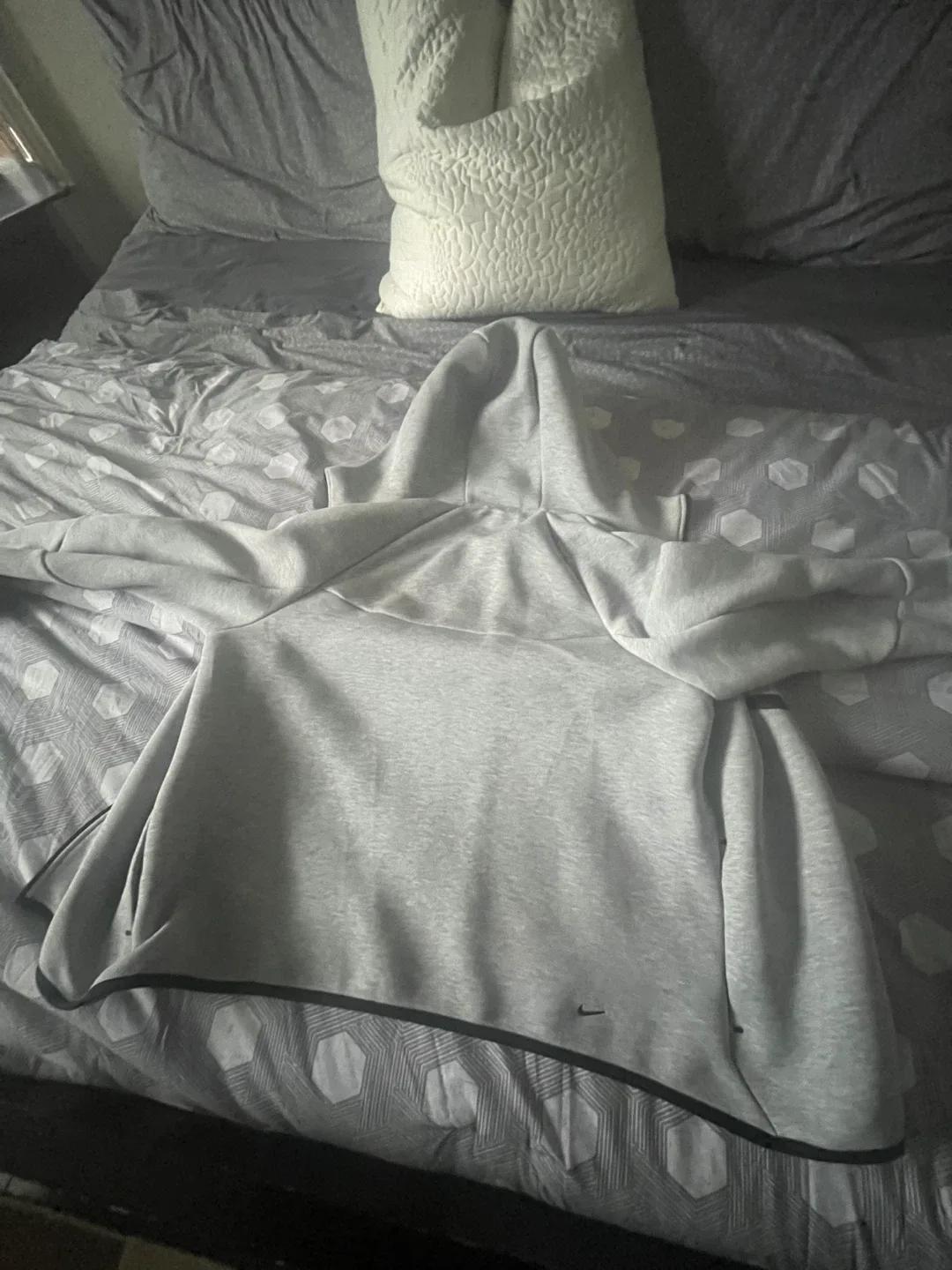 Nike Tech Fleece Hoodie - Grey image indicator(4)