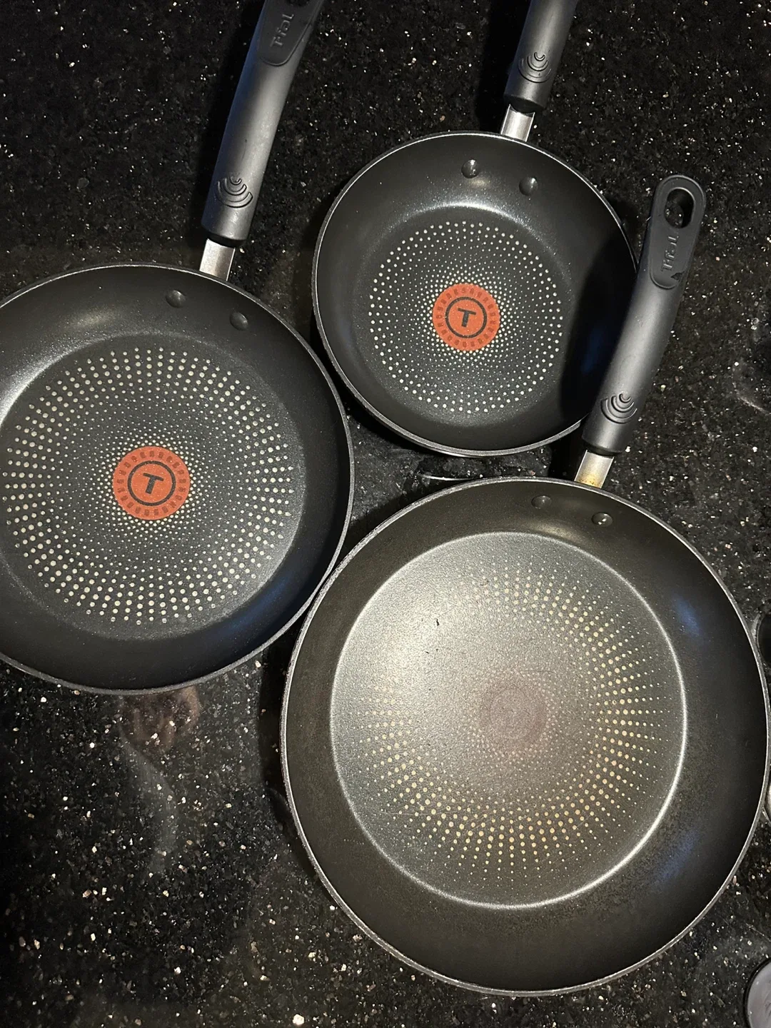 T-fal Non-Stick Frying Pans - Set of 3 image indicator(2)