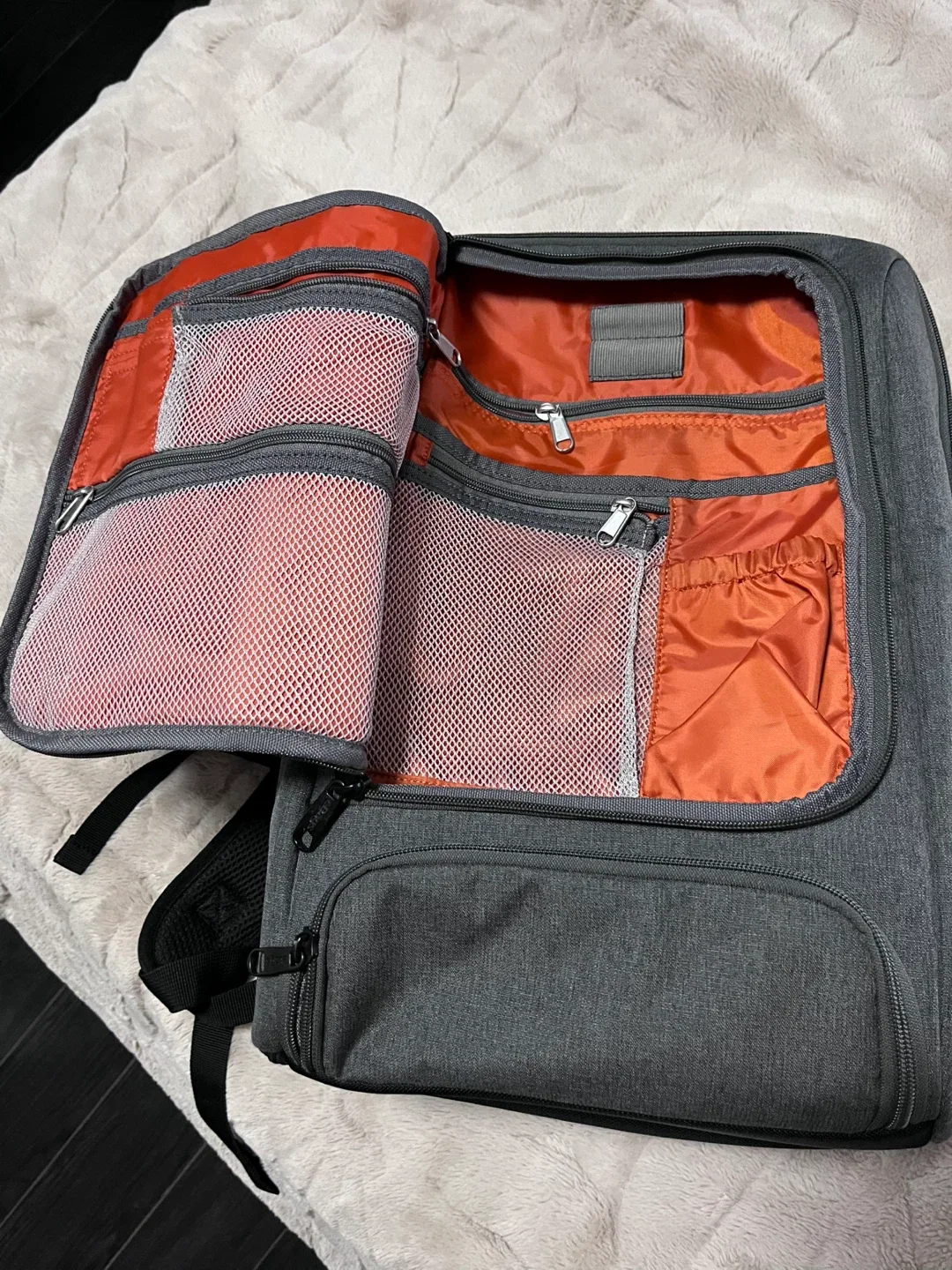 Grey Daimler Truck Laptop Backpack image indicator(3)