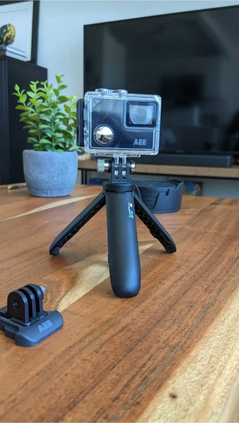 AEE Action Camera with Accessories image indicator(10)