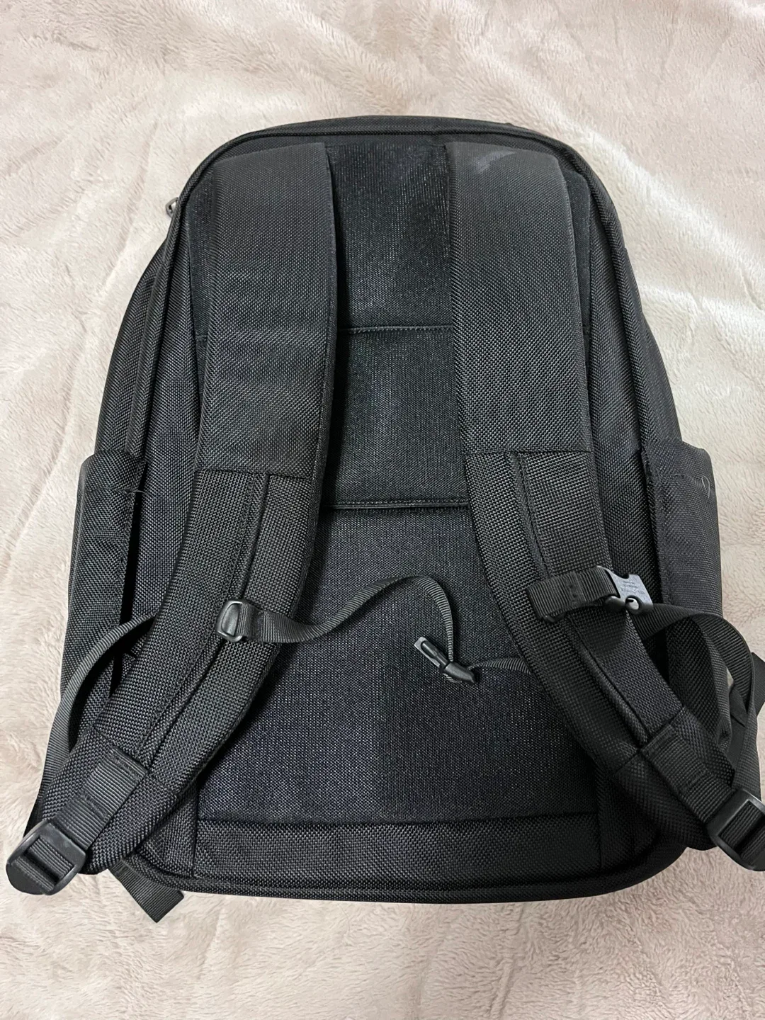 Lululemon Black Backpack image indicator(4)