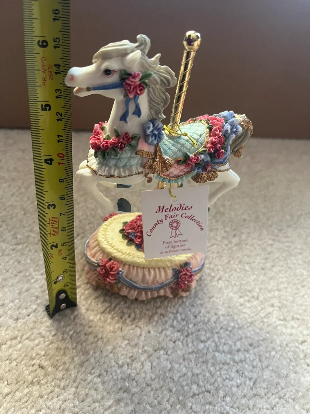 Melodies County Fair Collection Carousel Horse image indicator(3)
