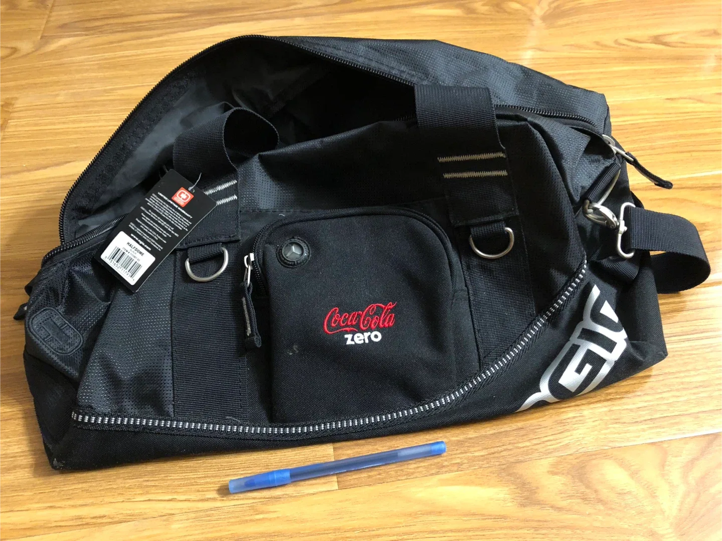 NEW UNUSED - Ogio Half Dome Coca Cola Zero Duffle Bag - Black image indicator(4)