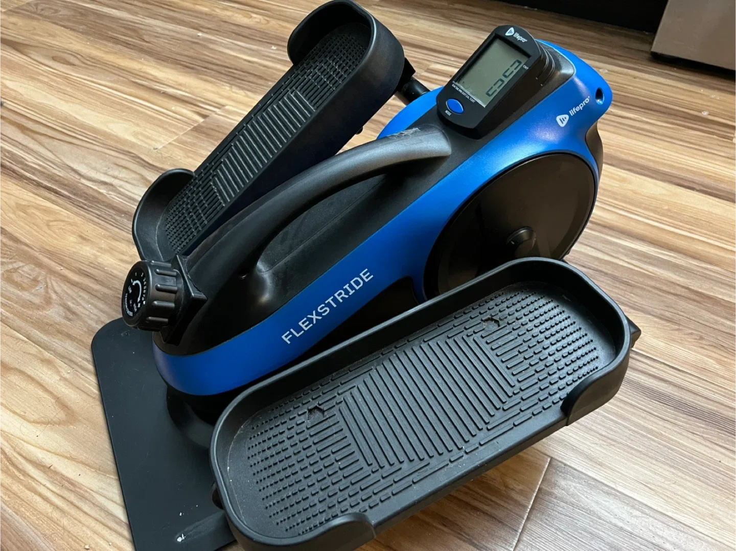 LifePro Under Desk Elliptical Exercise Machine image indicator(3)