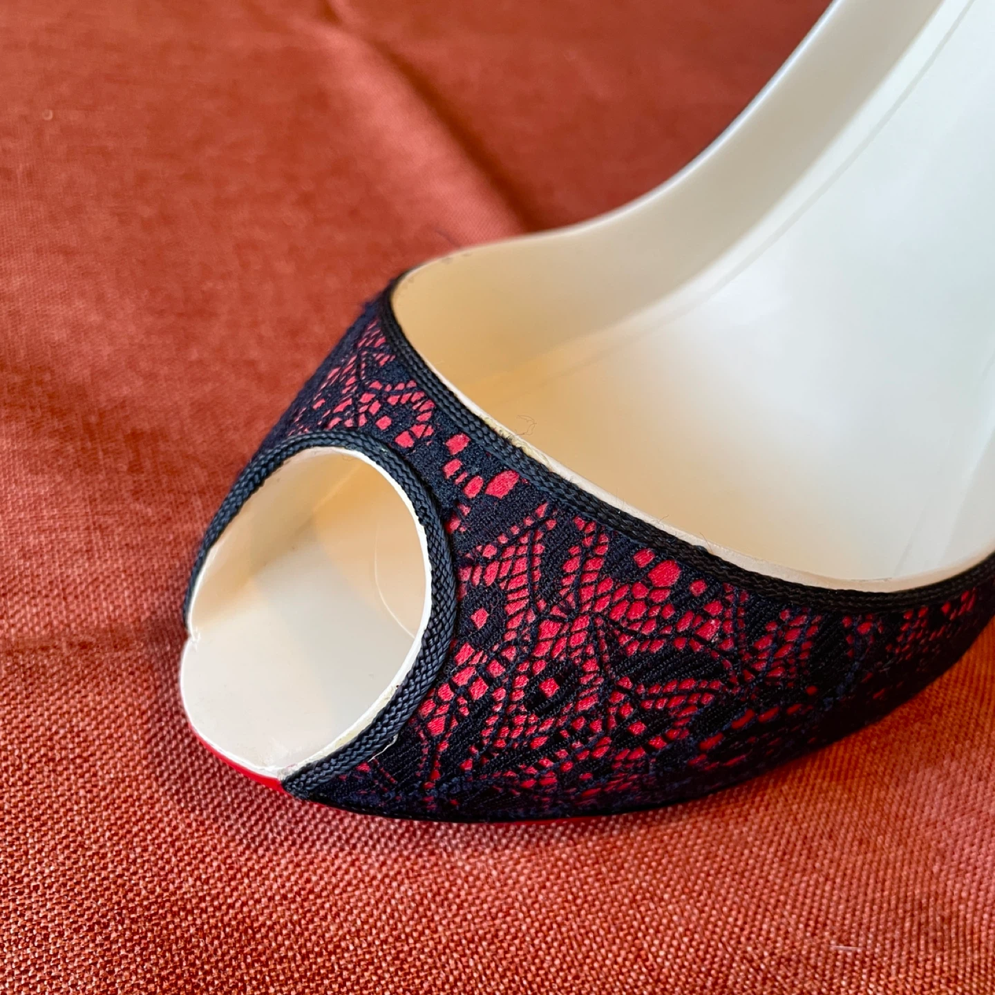 High Heel Wine Bottle Holder with Red & Black Lace - photo 4