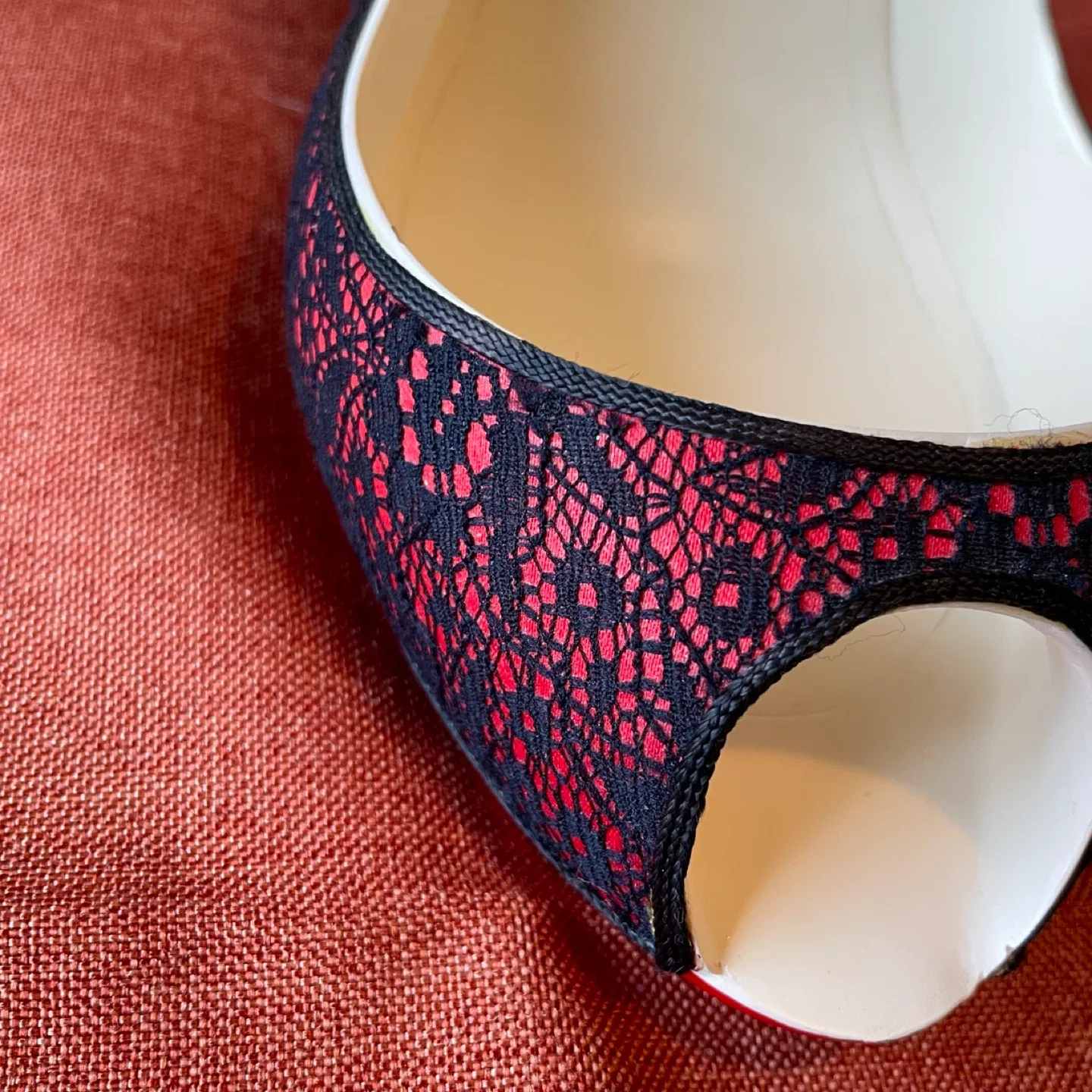 High Heel Wine Bottle Holder with Red & Black Lace image indicator(6)