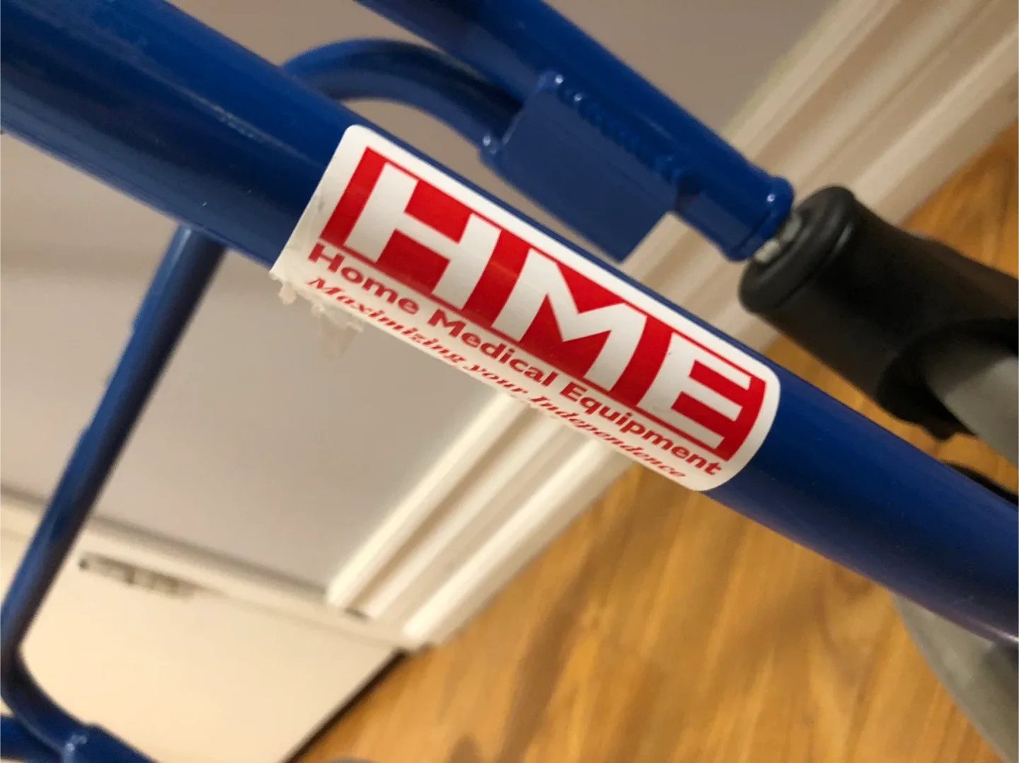 Dana Douglas 4200LX HME Folding Walker / Rollator with Seat image indicator(4)