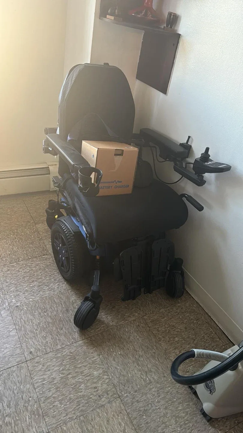 Permobil F5 Corpus Power Wheelchair image indicator(2)