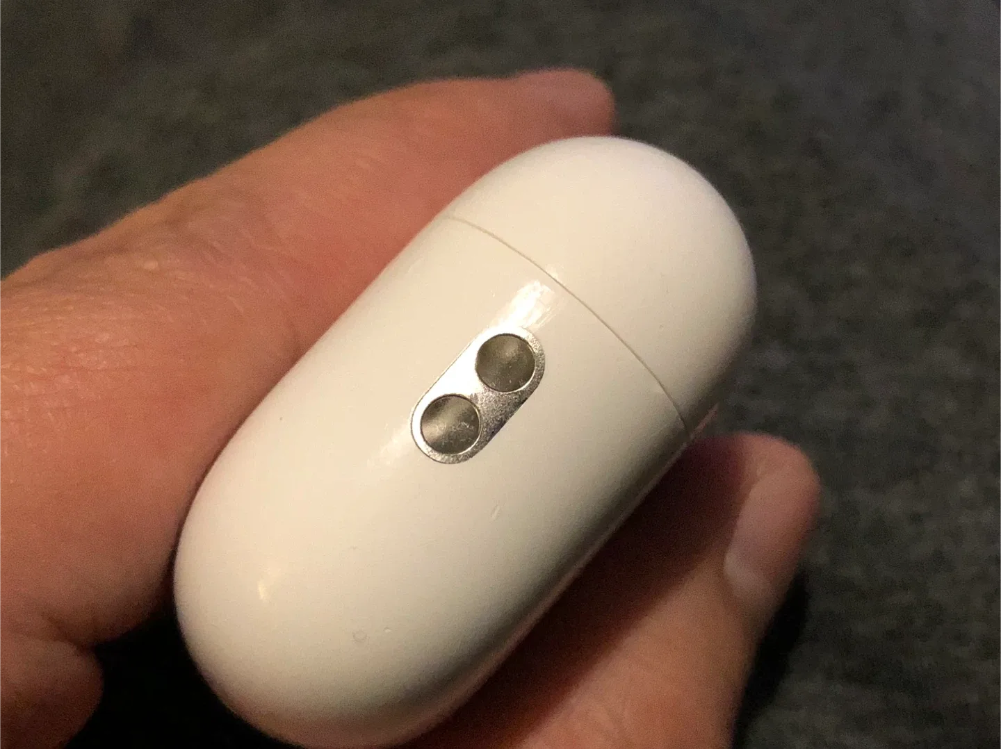 Apple AirPods Pro 2 Charging Case USBC VERSION - genuine!! image indicator(4)