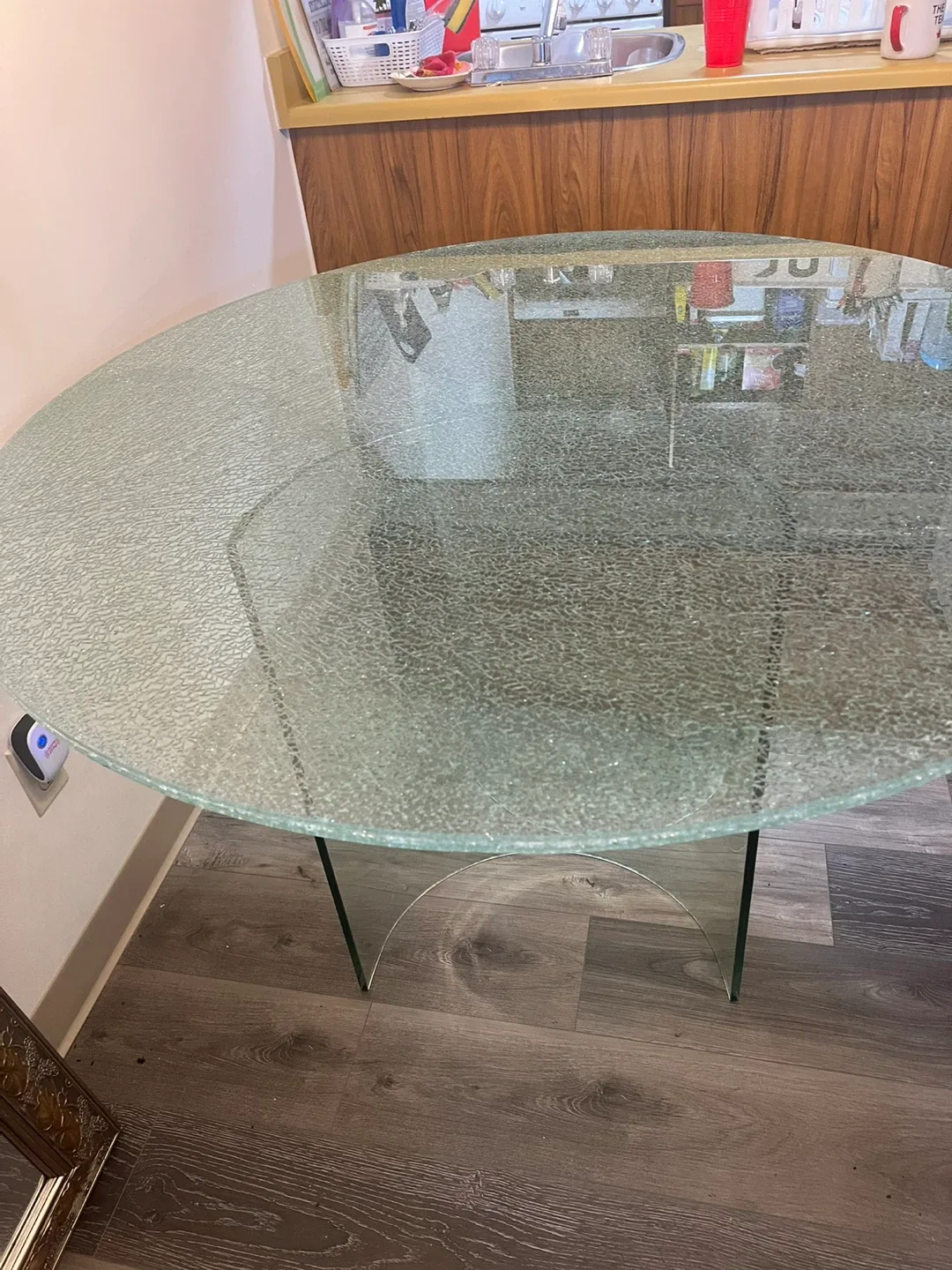 Round Glass Dining Table image indicator(3)