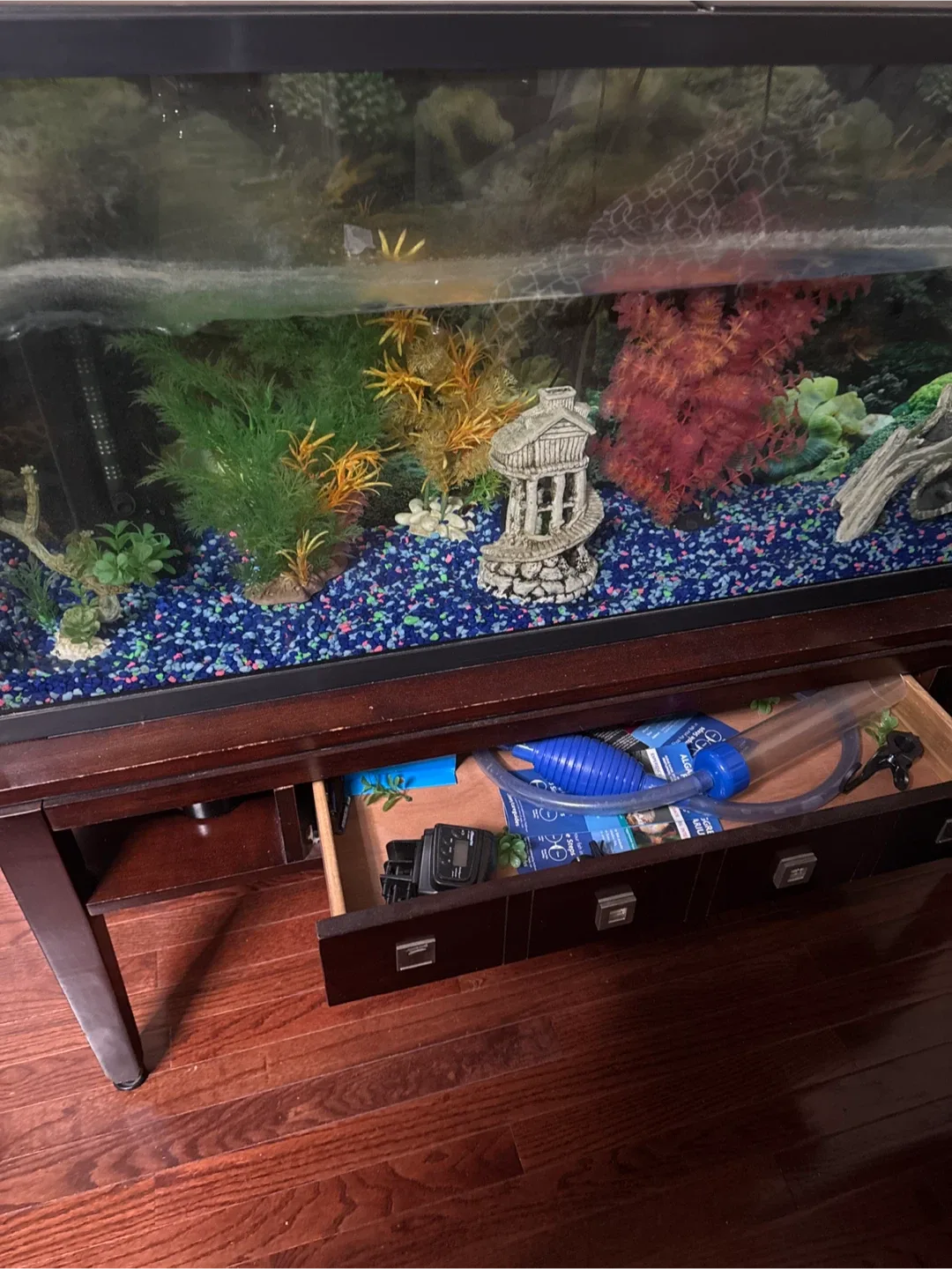 Fish Tank with Stand & Accessories image indicator(2)