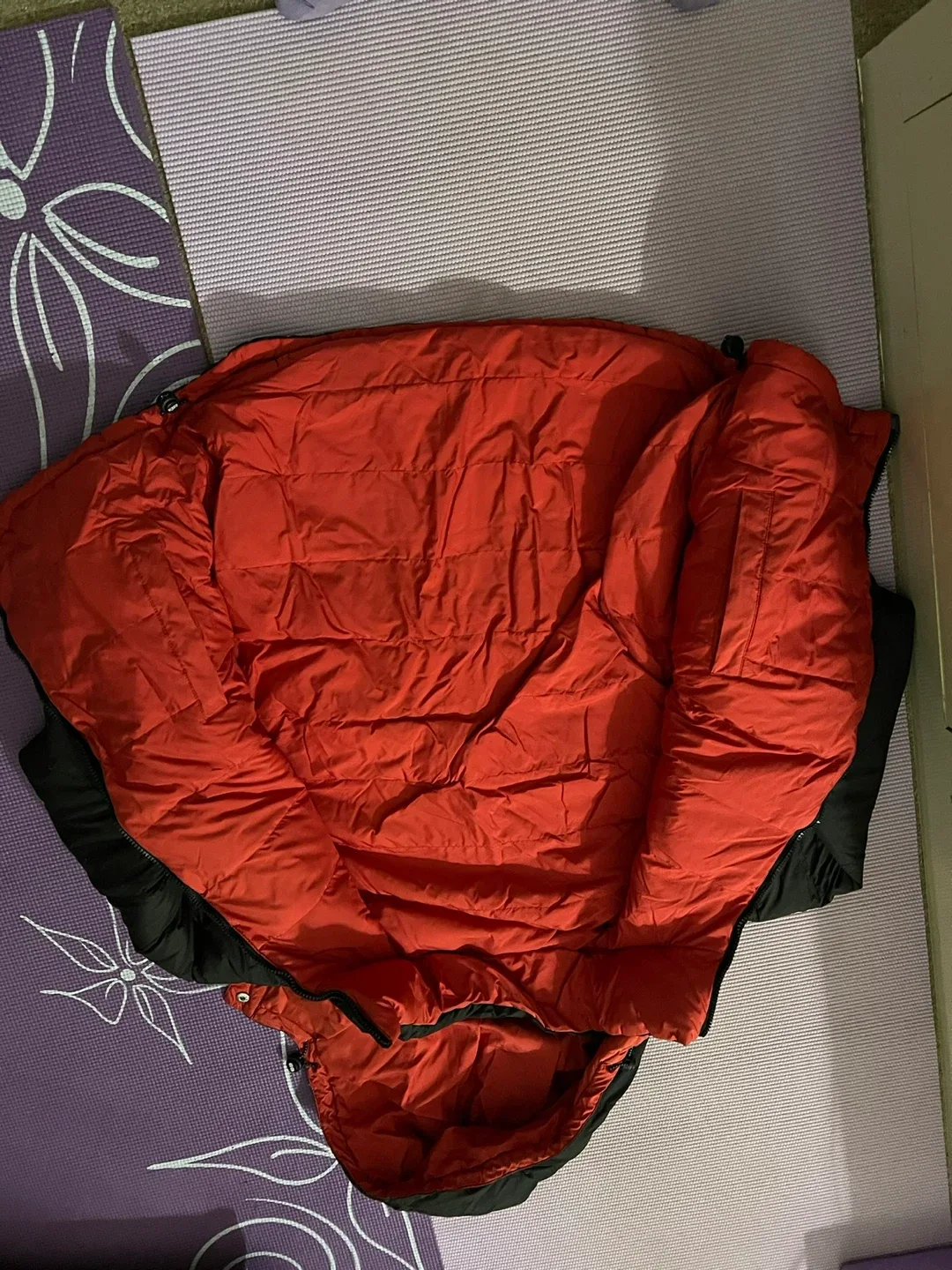 New Balenciaga puffer jacket be worn on both side image indicator(3)