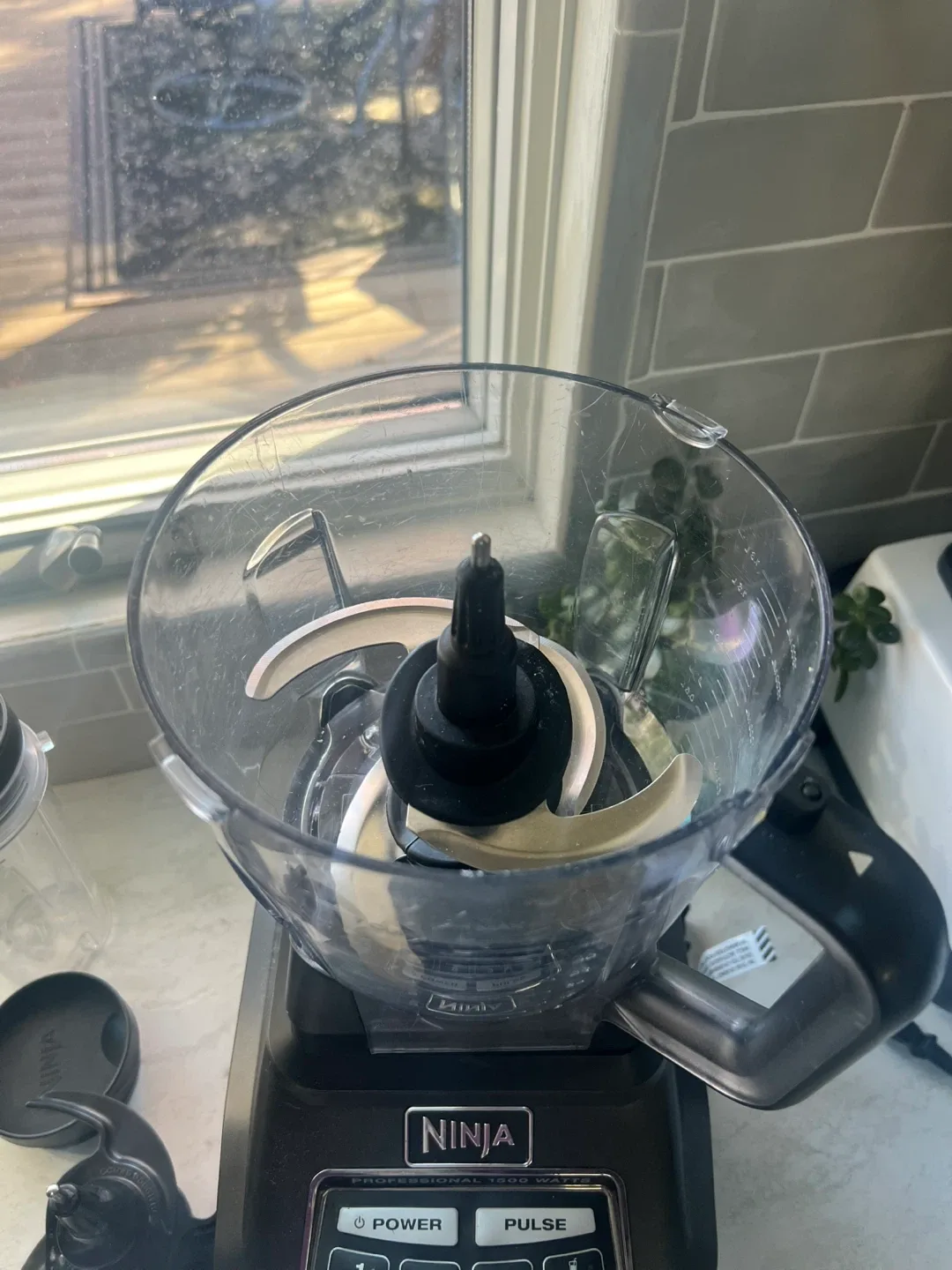 Ninja Professional 1200 Watt Blender image indicator(2)