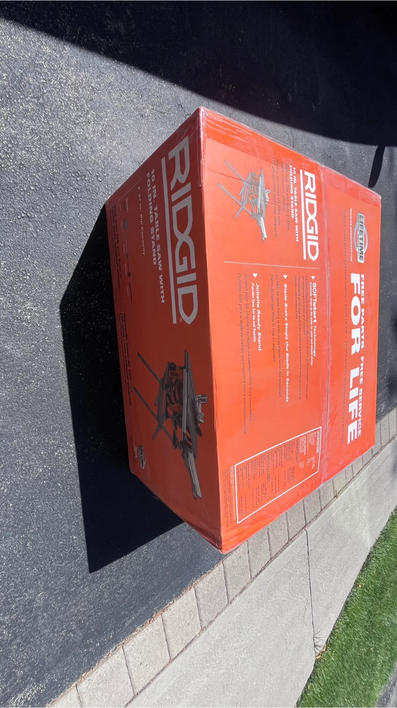RIDGID Table Saw with Stand - NEW