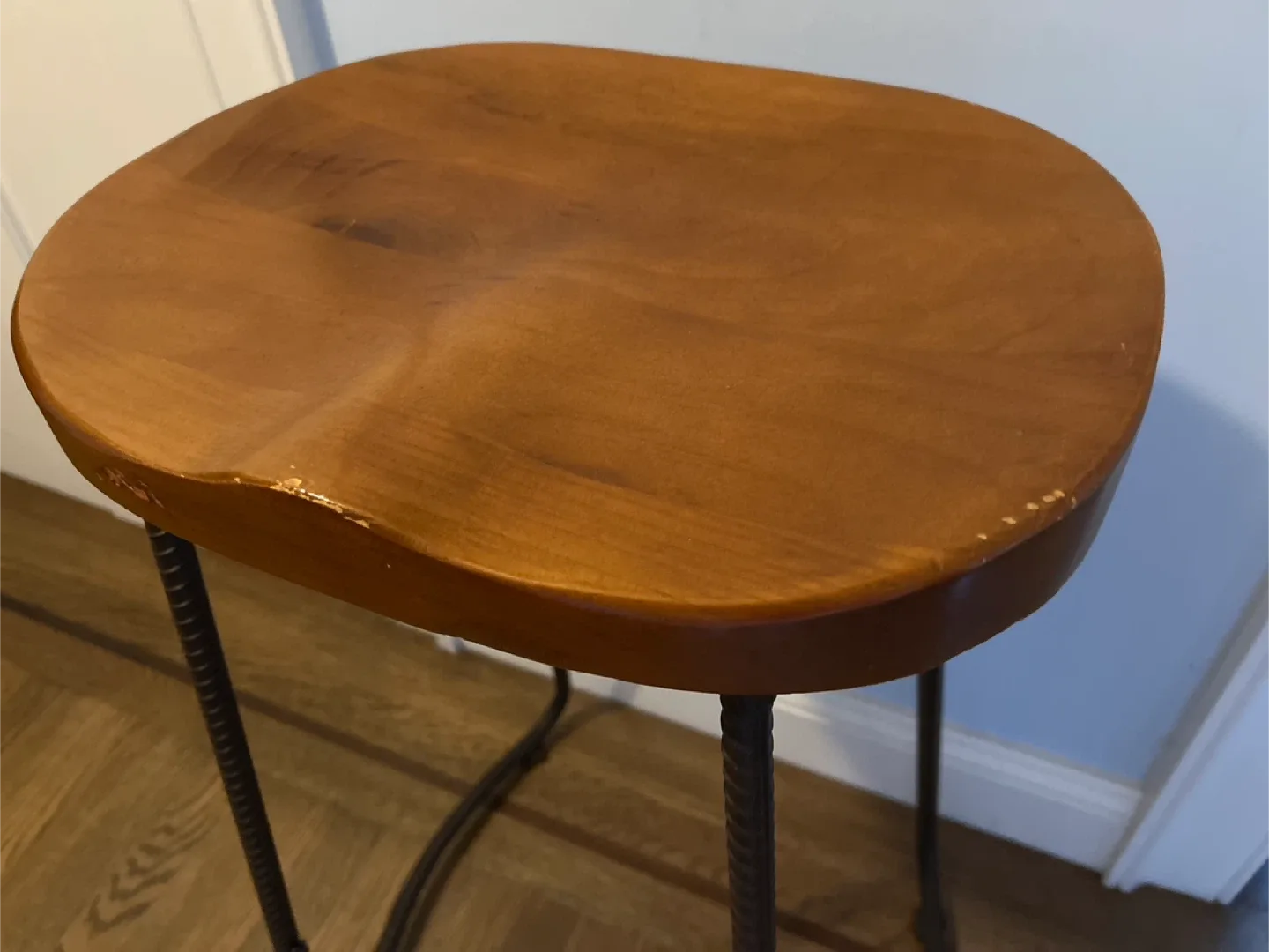 Kitchen/ bar stool image indicator(2)