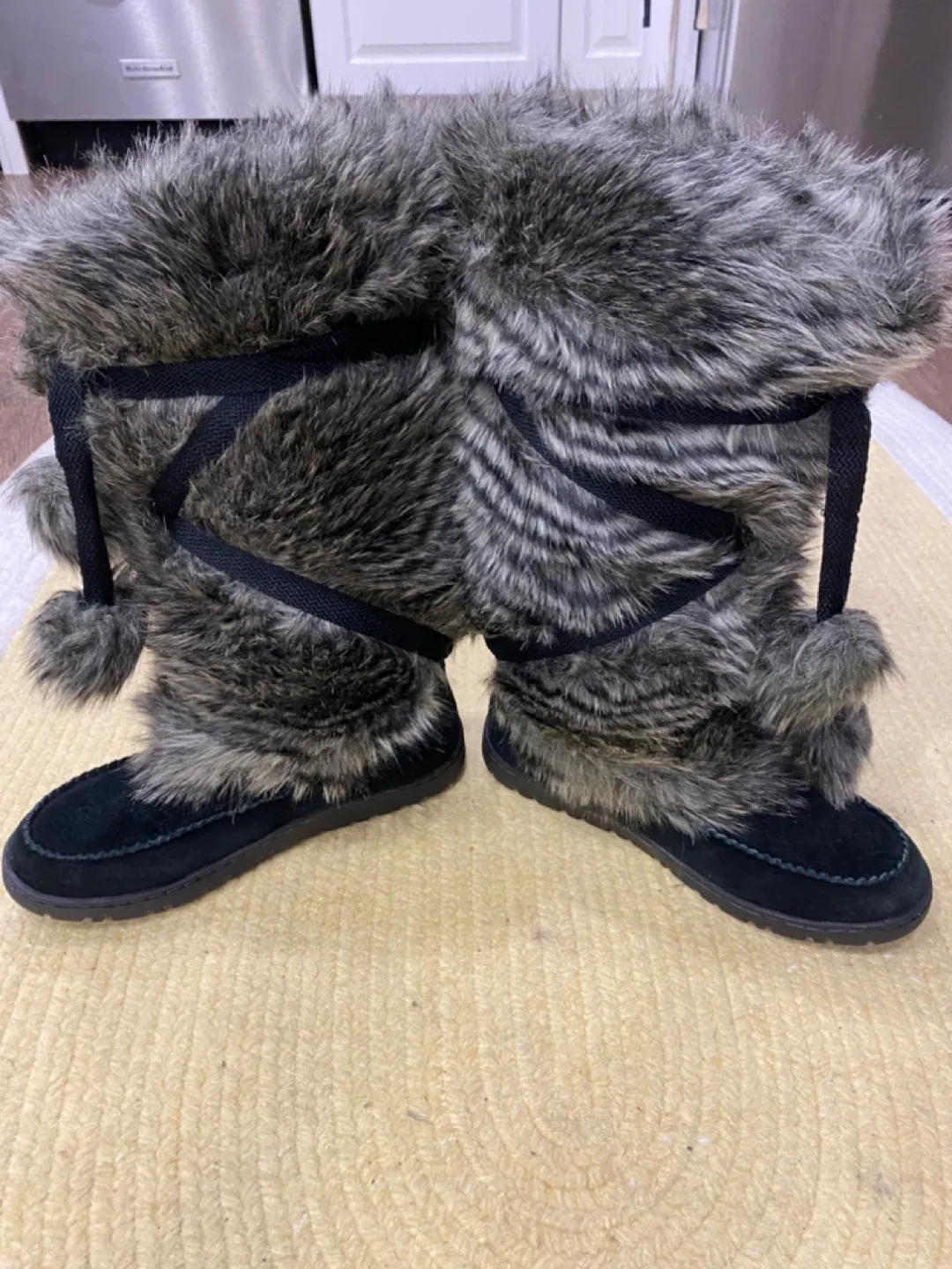 Eddie Bauer Fur Winter Boots image indicator(2)